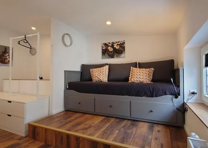 Apartment Alte Baeckerei - 05 #gallery# Im Zentrum, Mit Parkplatz, Ausgestattet, Fuer Gruppen Geeignet Bautzen